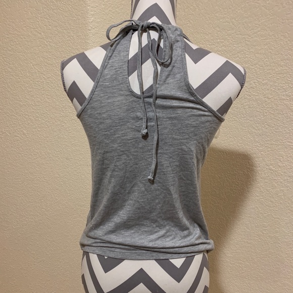 Grey embroidered flower tank top size medium mudd - Picture 2 of 4